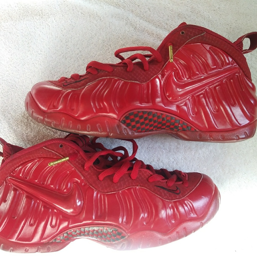 Size 8 half kanye west red yezzys